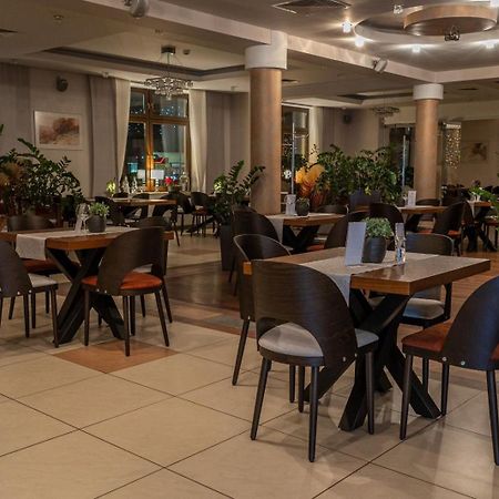 Hotel Szelcow Lesko Esterno foto