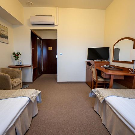 Hotel Szelcow Lesko Esterno foto
