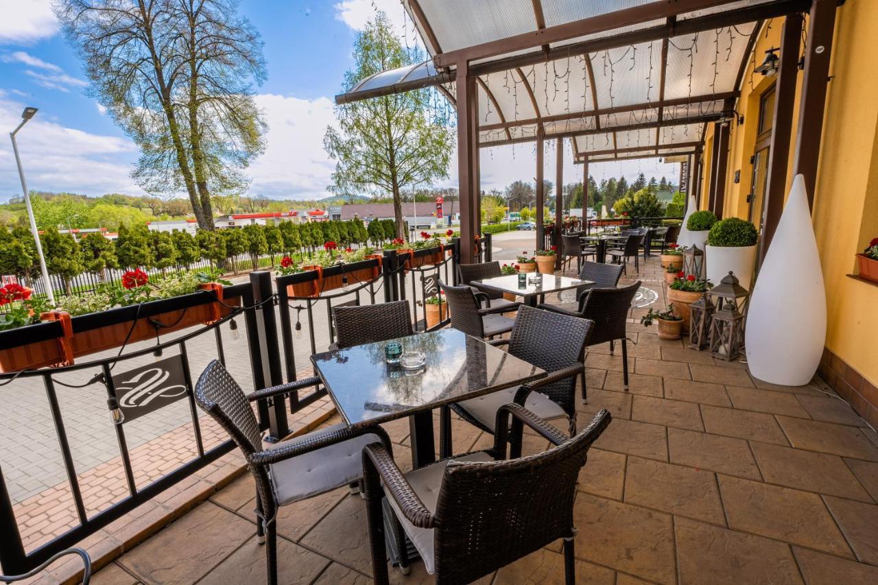 Hotel Szelcow Lesko Esterno foto