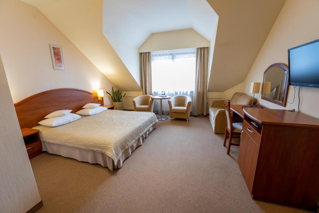 Hotel Szelcow Lesko Esterno foto