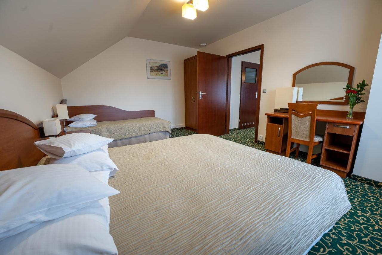 Hotel Szelcow Lesko Esterno foto