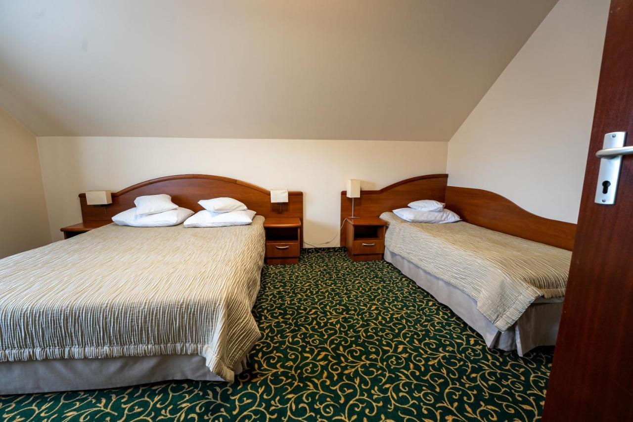 Hotel Szelcow Lesko Esterno foto