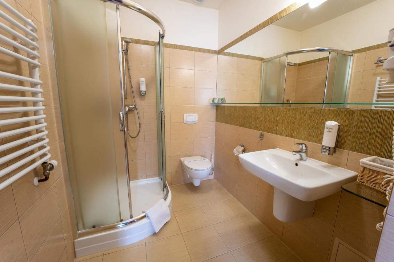 Hotel Szelcow Lesko Esterno foto