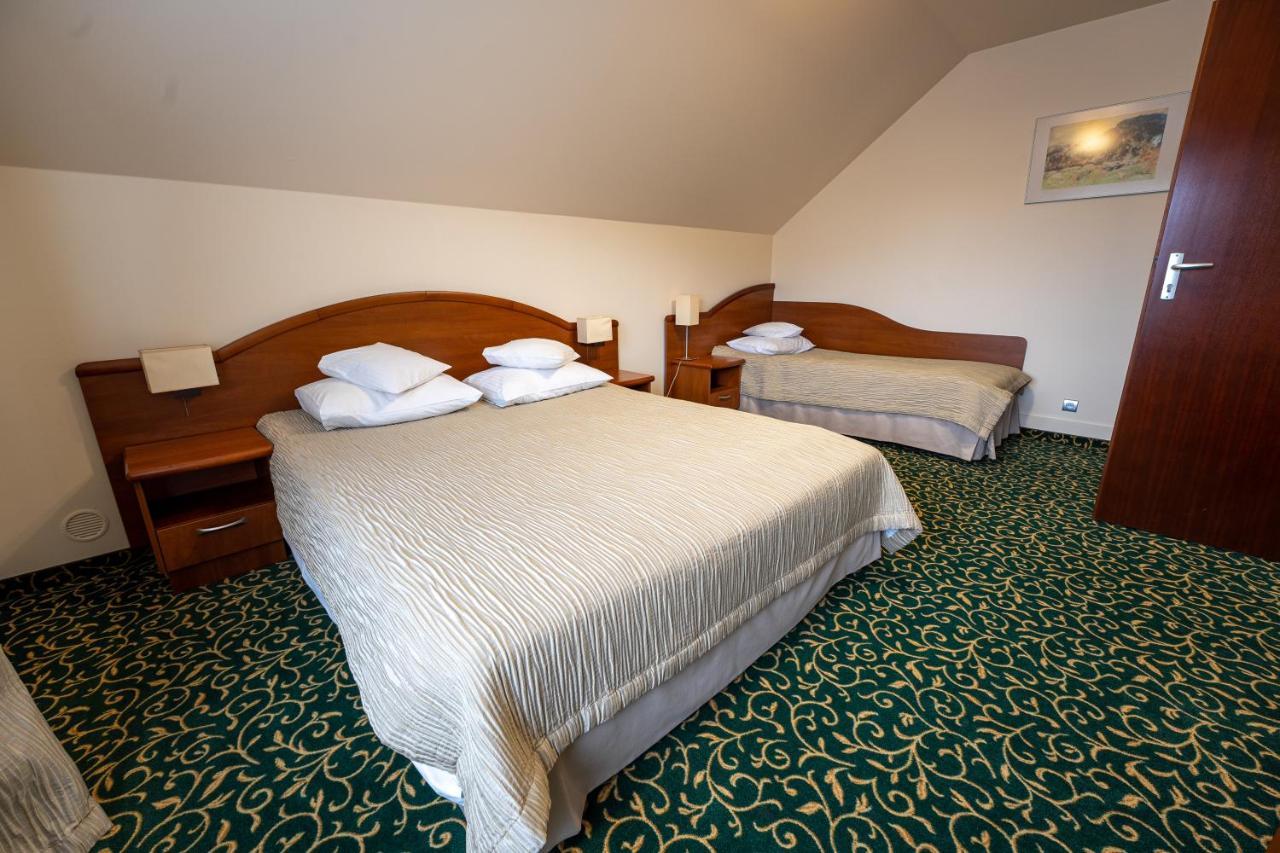 Hotel Szelcow Lesko Esterno foto