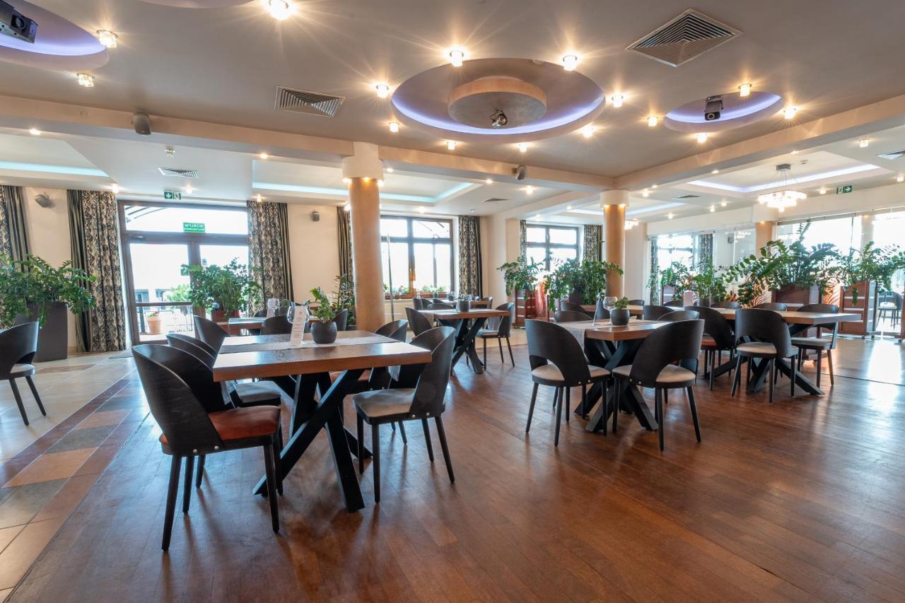 Hotel Szelcow Lesko Esterno foto