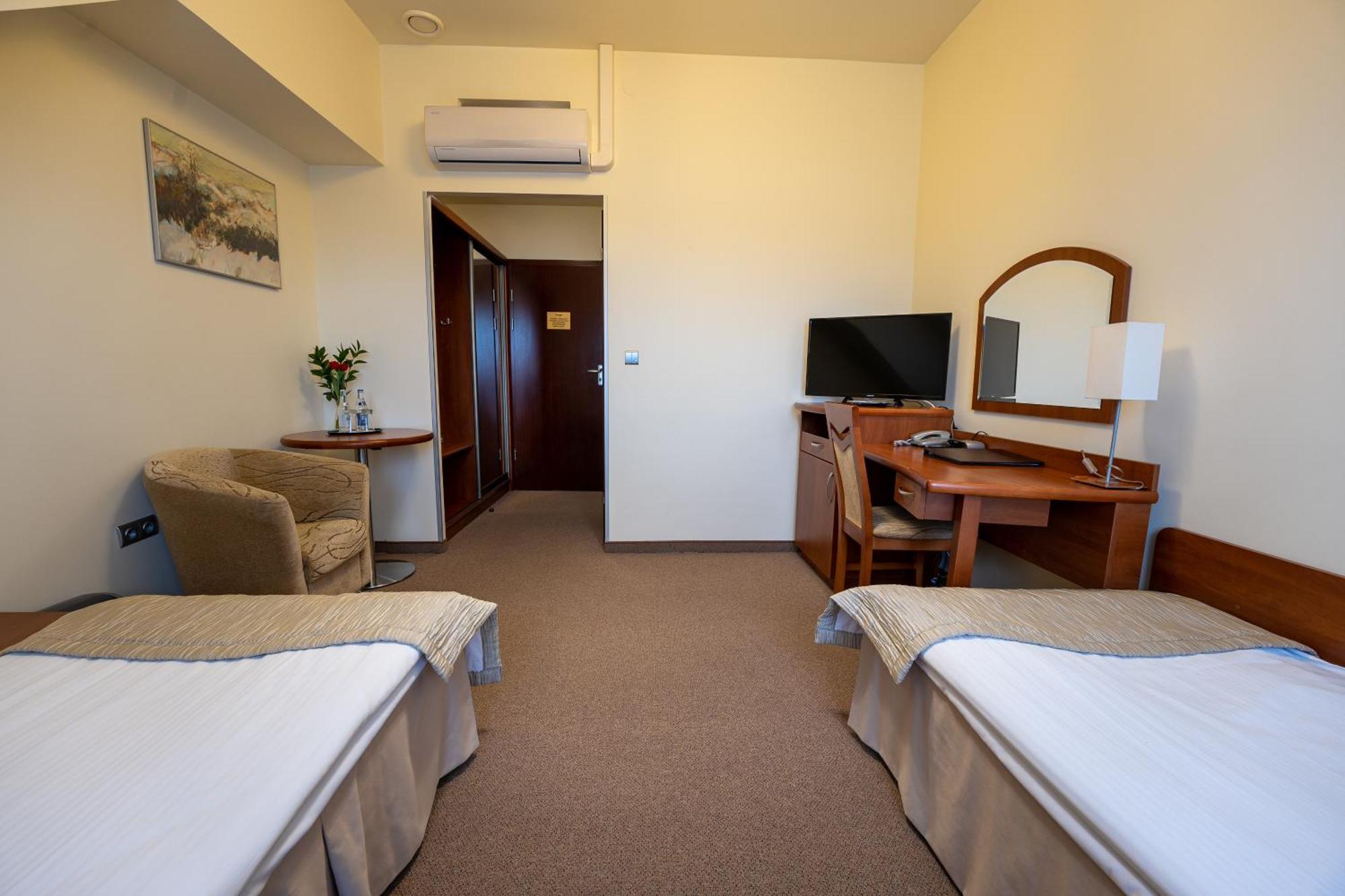 Hotel Szelcow Lesko Esterno foto
